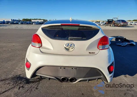 2016 Hyundai Veloster Turbo z USA, uszkodzony, nr VIN KMHTC6AE5GU276447